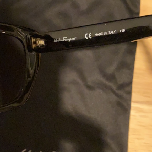 NWT Salvatore ferragamo classic sunglasses - Picture 5 of 5